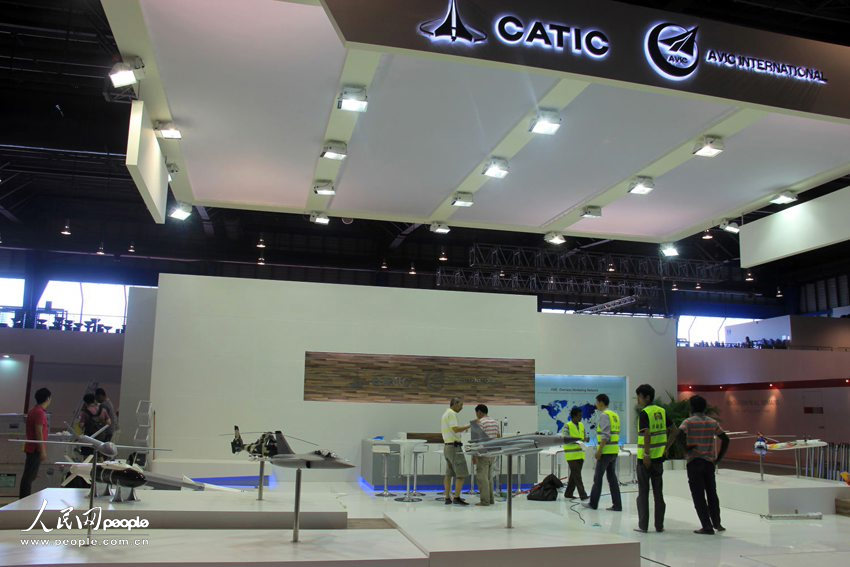 �к���������Ա����չ̨æ����չƷ
